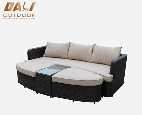 Outdoor rattan wicker round swimming pool sunbeds for all weather use