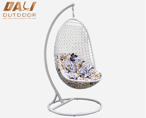 Outdoor Furniture Steel Wicker Egg Shape Hanging Garden Patio Swings Chair