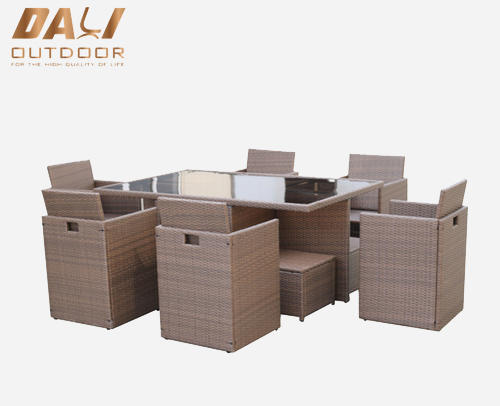 Good Quality Factory Aluminum Wicker Outdoor Furniture PE Rattan Garden Dining Table and Chairs Set For Patio Use 